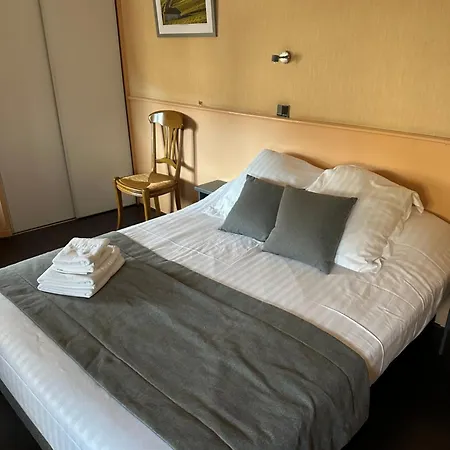 Logis Du Fer A Cheval Hotel 2*