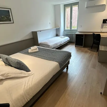 Logis Du Fer A Cheval Szálloda
