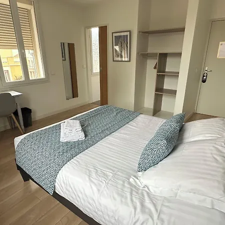 Logis Du Fer A Cheval Hotel 2*